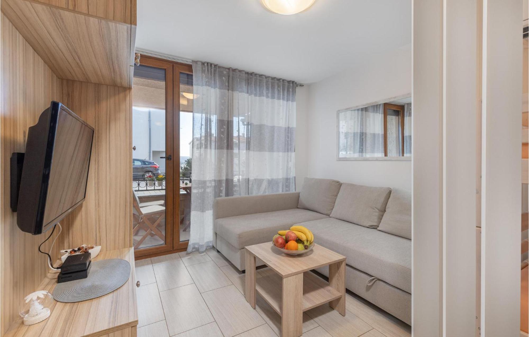 Cozy Apartment In Crikvenica With Kitchen Buitenkant foto
