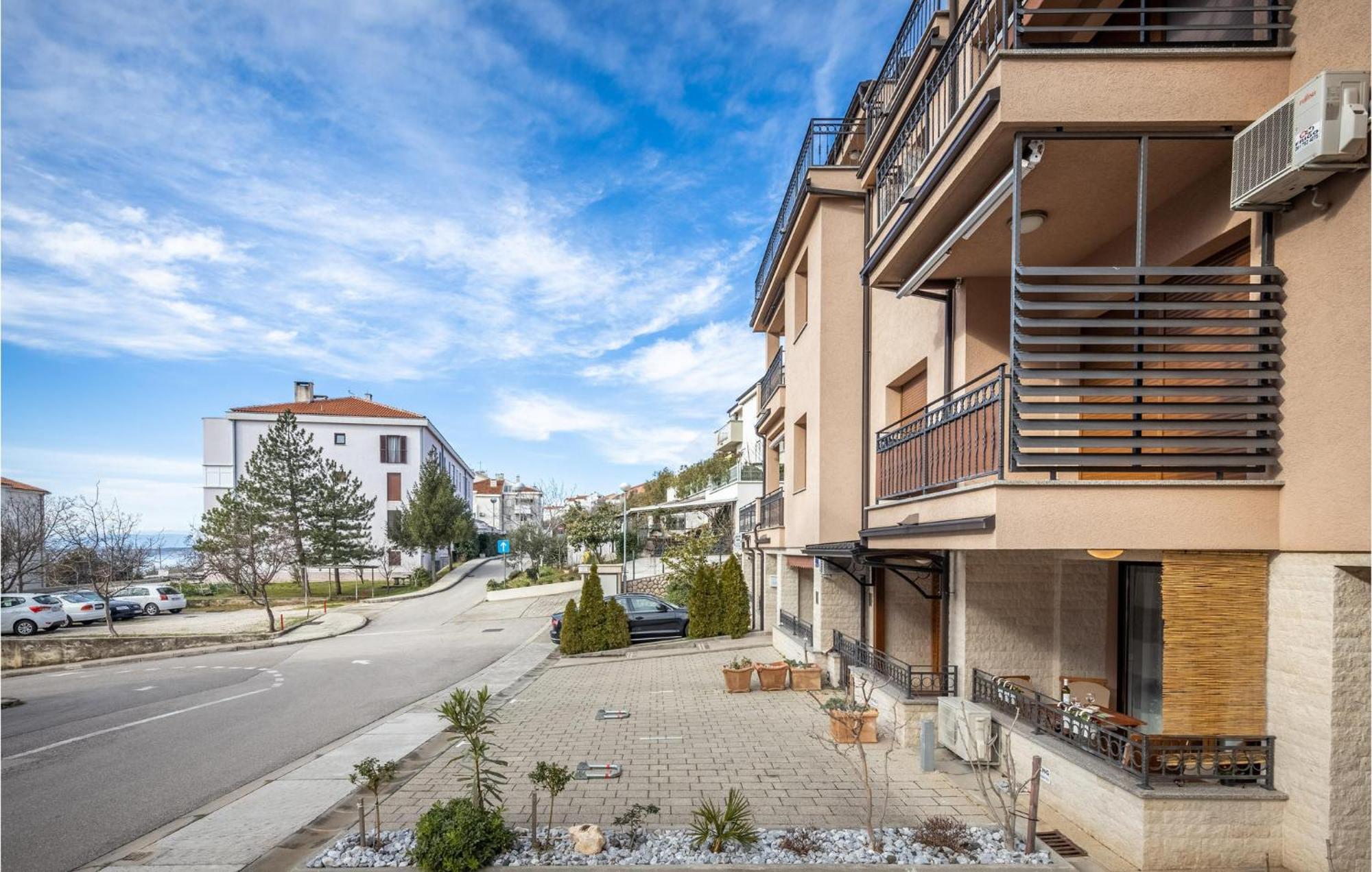 Cozy Apartment In Crikvenica With Kitchen Buitenkant foto