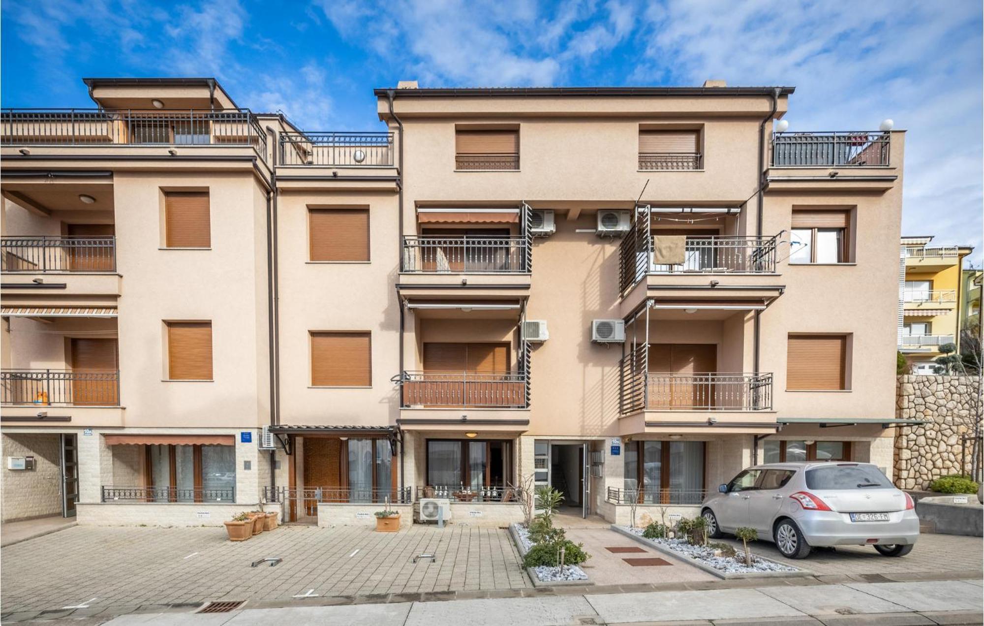 Cozy Apartment In Crikvenica With Kitchen Buitenkant foto